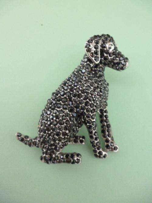 Marcasite Brooch of Dog. Daschund? Excellent condition.